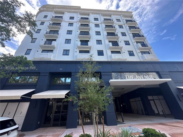 4220 Laguna St #308 Coral Gables, FL 33146
