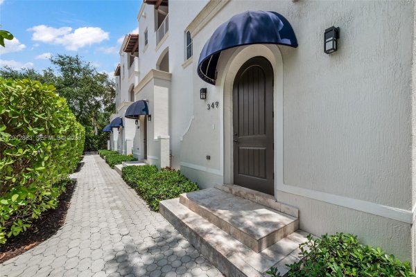 349 Madeira Ave #349 Coral Gables, FL 33134