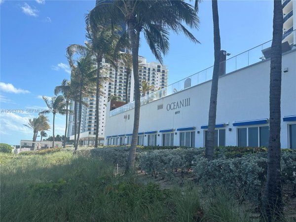 18911 Collins Ave #1602 Sunny Isles Beach, FL 33160
