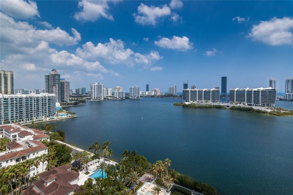 Undisclosed Address Aventura, FL 33160