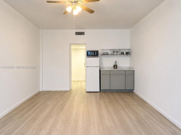 26 Diplomat Pkwy #2263 Hallandale Beach, FL 33009