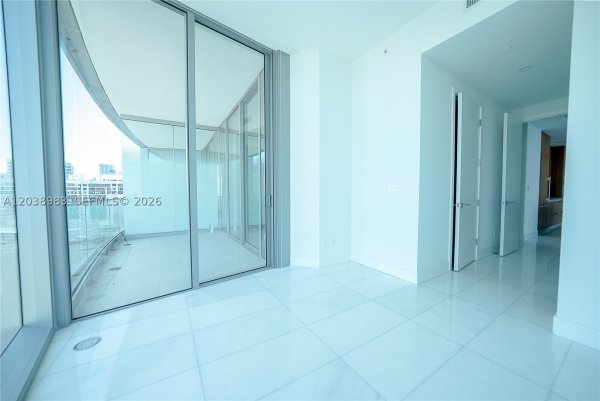 175 SE 25th Rd #2703 Miami, FL 33129