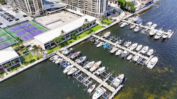 1915 Brickell Ave #C1607 Miami, FL 33129