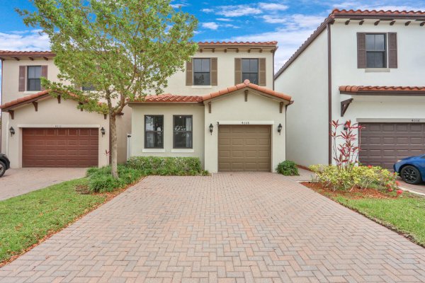 4008 Sequoia Riviera Beach, FL 33410