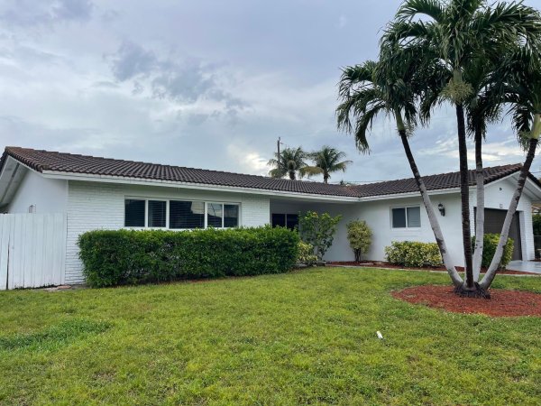 2910 NE 40th Lighthouse Point, FL 33064