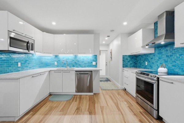 904 W Cypress #V-46 Pompano Beach, FL 33069