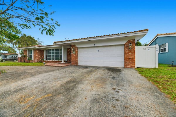 6110 NE 19th Fort Lauderdale, FL 33308