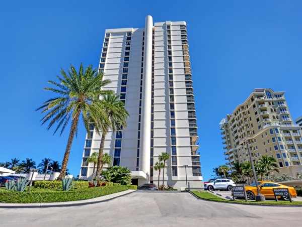 5380 N Ocean Dr #3b Riviera Beach, FL 33404