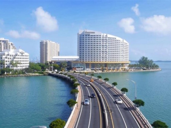 520 Brickell Key Dr #A-1200 Miami, FL 33131