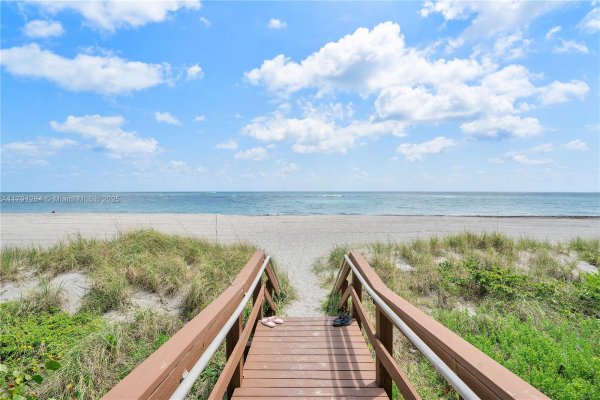 400 Ocean Trl Way #302 Jupiter, FL 33477