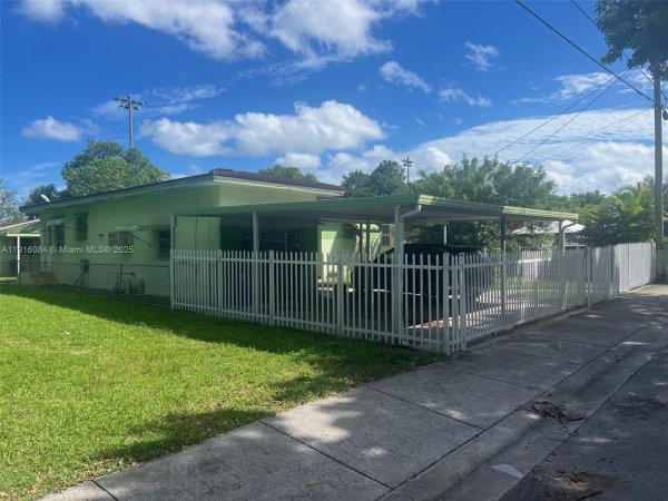 4751 NW 15th Ave Miami, FL 33142