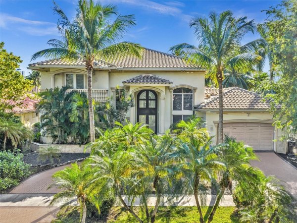 922 Washington St Hollywood, FL 33019