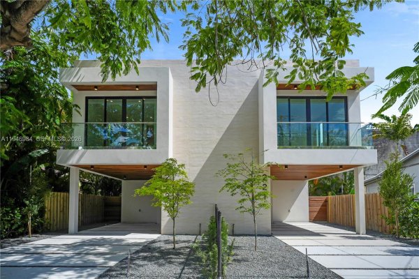 223 NW 51st St Miami, FL 33127