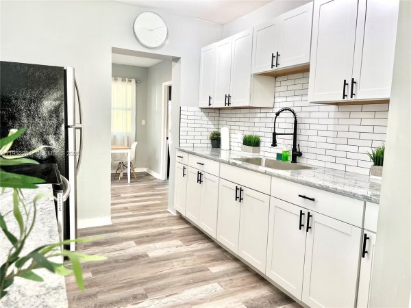 436 NW 15th Ave Fort Lauderdale, FL 33311