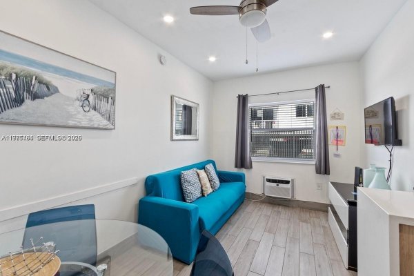 335 Ocean Dr #122 Miami Beach, FL 33139