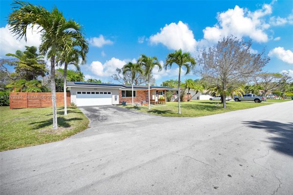 8935 SW 186th Ter Cutler Bay, FL 33157