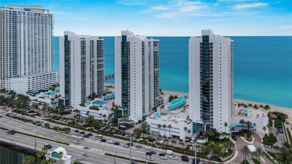 16425 Collins Ave #2215 Sunny Isles Beach, FL 33160