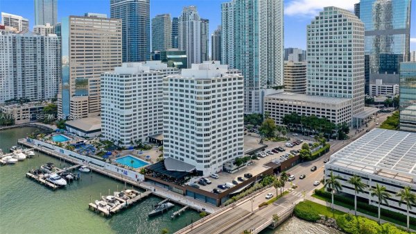 801 Brickell Bay Dr #361 Miami, FL 33131