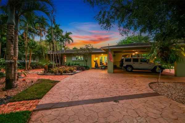 9234 SW 112th St Miami, FL 33176
