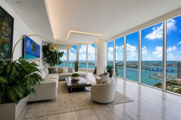 2020 N Bayshore Dr #3902 Miami, FL 33137
