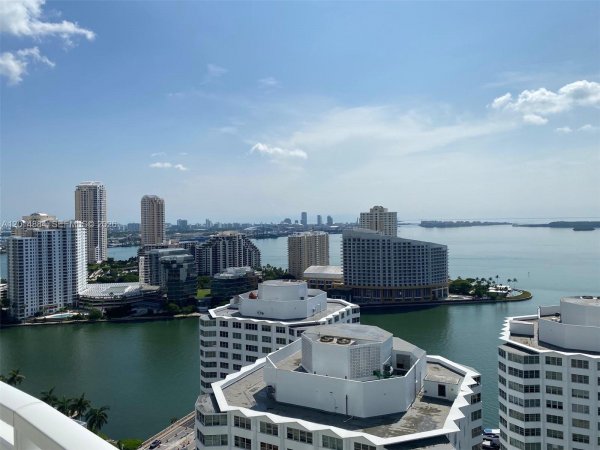 950 Brickell Bay Dr #2711 Miami, FL 33131