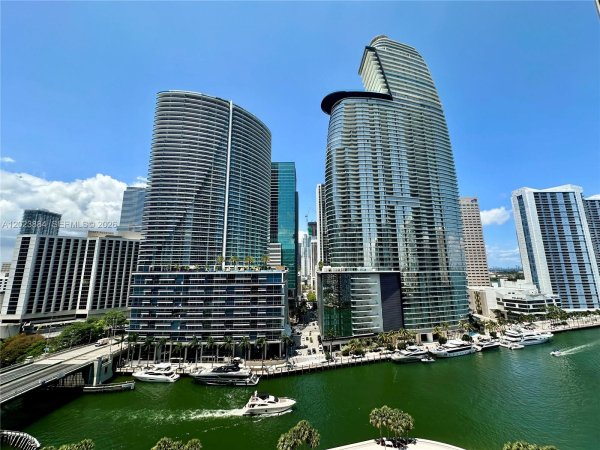 475 Brickell Ave #1614 Miami, FL 33131
