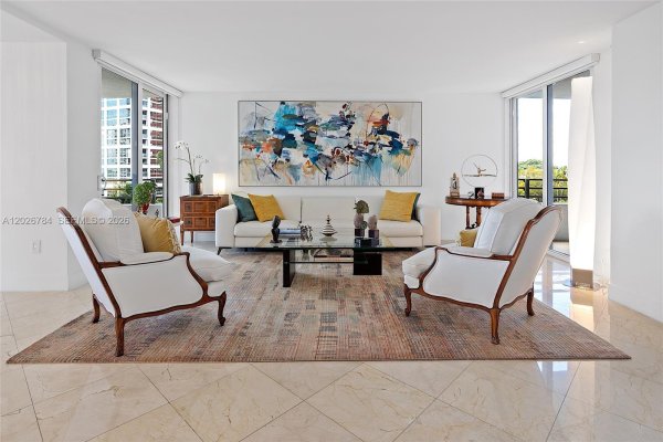 151 SE 15th Rd #601 Miami, FL 33129