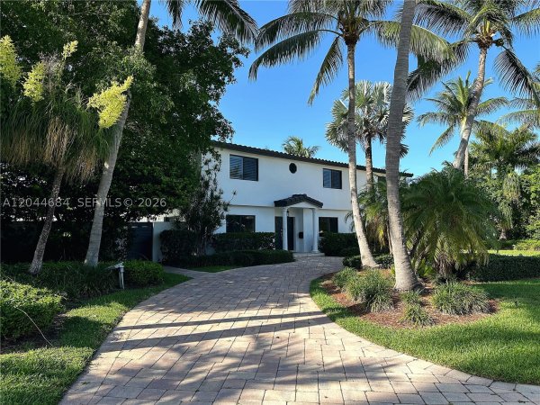 2445 SE 8th St Pompano Beach, FL 33062