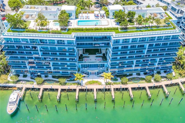 9201 E Bay Harbour Dr #PH809 Bay Harbor Islands, FL 33154