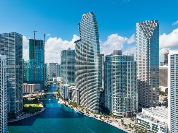 300 Biscayne Blvd Way #3501E Miami, FL 33131