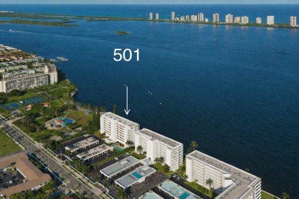 501 Lake Shr #505 West Palm Beach, FL 33403