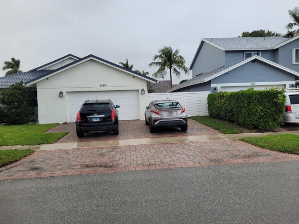 9651 SW 9th Pembroke Pines, FL 33025