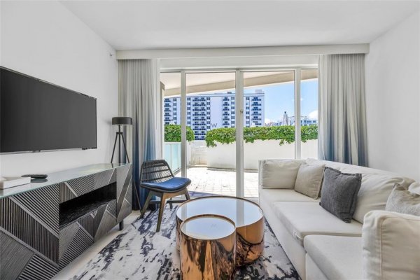3101 Bayshore Dr #501 Fort Lauderdale, FL 33304
