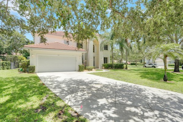 220 Blackbird Ln Jupiter, FL 33458
