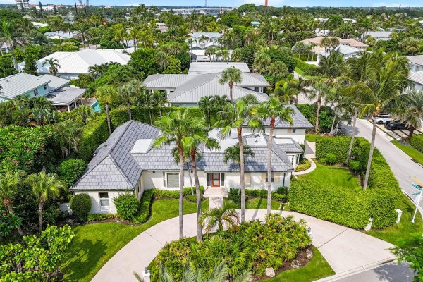 229 Colony Rd Jupiter Inlet Colony, FL 33469