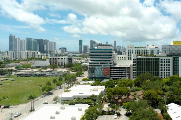 36 NW 32nd St Miami, FL 33127