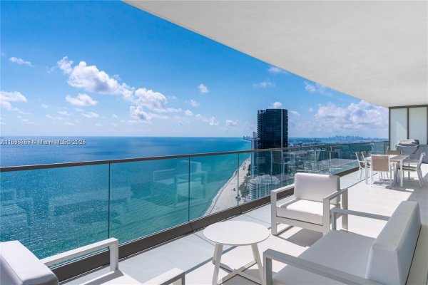 18975 Collins Ave #4600 Sunny Isles Beach, FL 33160