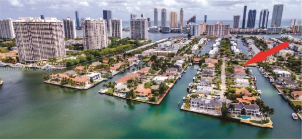 3428 NE 169th St North Miami Beach, FL 33160