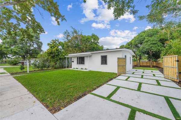 485 NW 132nd St North Miami, FL 33168
