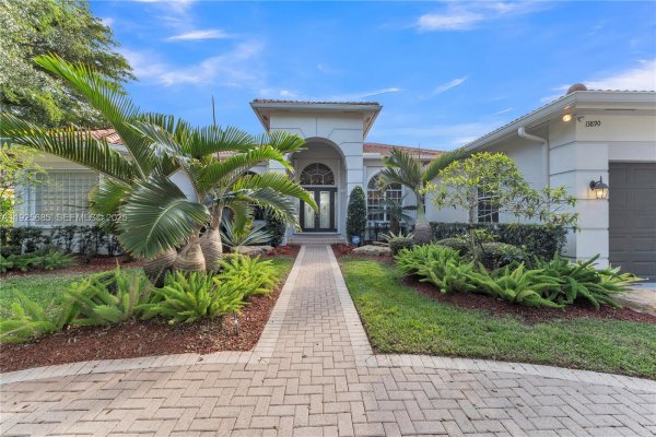 13890 SW 41st St Davie, FL 33330