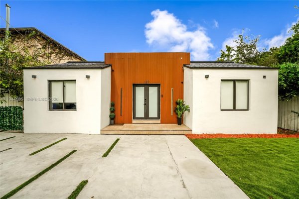 187 NW 53rd St Miami, FL 33127