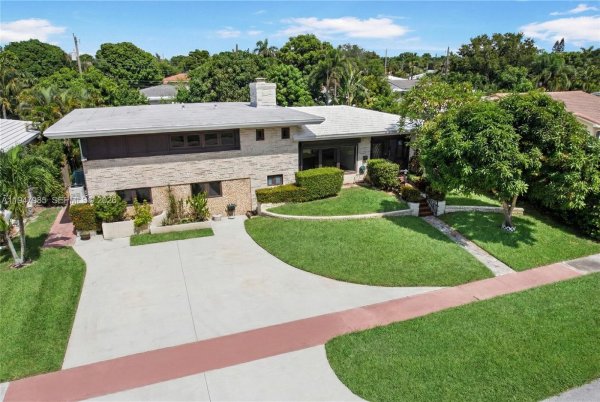 4530 N Jefferson Ave Miami Beach, FL 33140