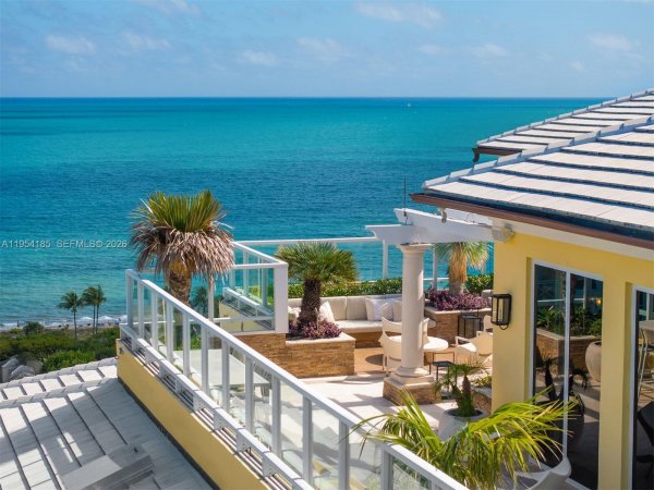 445 Grand Bay Dr #PH-1A Key Biscayne, FL 33149