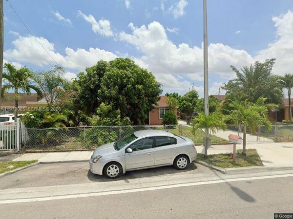 740 NE 4th Pl Hialeah, FL 33010