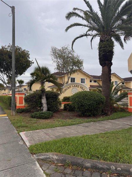 7400 NW 178th St #7400 Hialeah, FL 33015