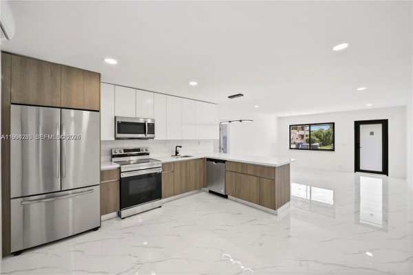 5635 Pierce St Hollywood, FL 33021