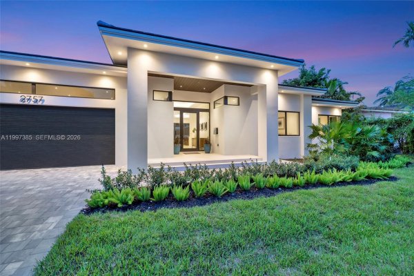 2757 NE 34th St Fort Lauderdale, FL 33306