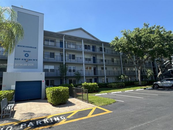 800 SW 125th Way #311O Pembroke Pines, FL 33027
