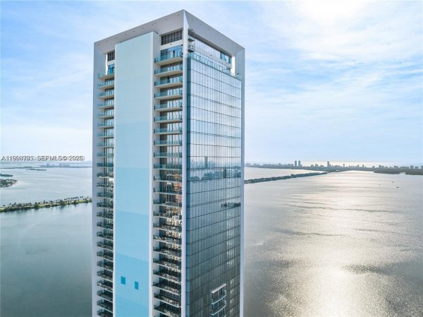 700 NE 26th Ter #804 Miami, FL 33137