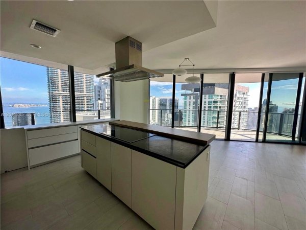 1000 Brickell Plz #4301 Miami, FL 33131
